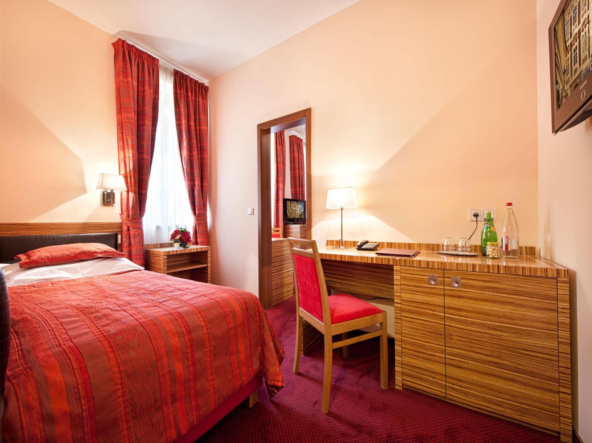 Ea Sonata Hotel Praag